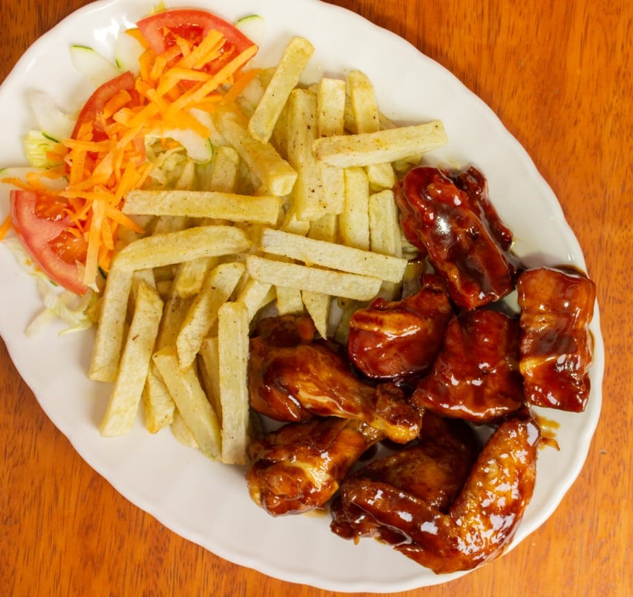 MIXTO DE ALITAS Y COSTILLAS BBQ (4 ALITAS Y 4 COSTILLAS)