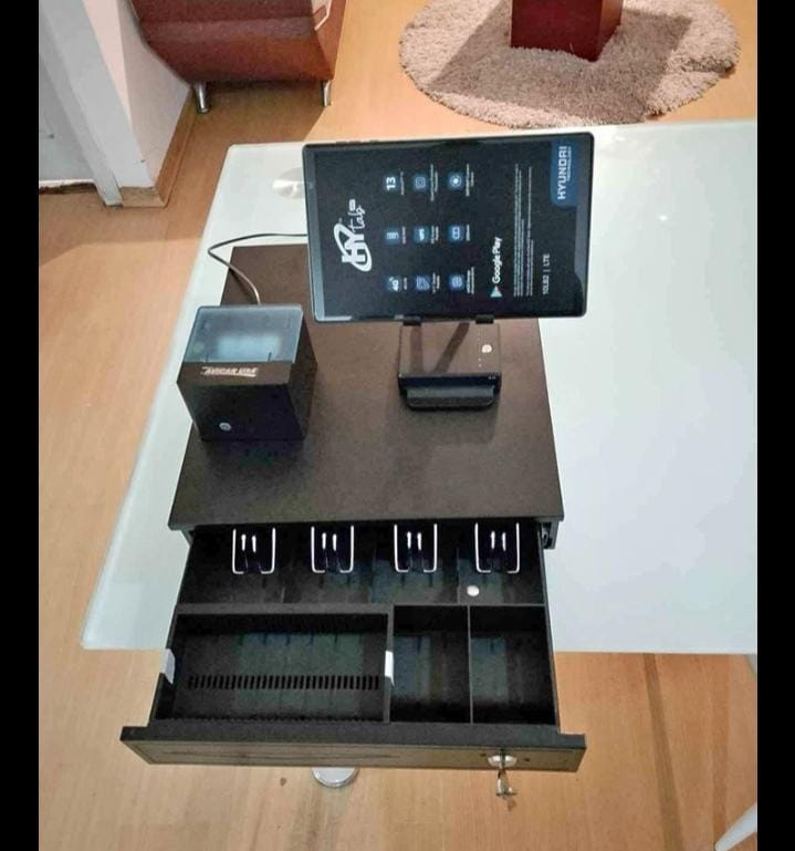 KIT PUNTO DE VENTA: IMPRESORA TERMICA BLUETOOTH 58MM, CAJA REGISTRADORA, TABLET 10'' 4GB RAM 64 GB DE ALMACENAMIENTO, SOPORTE PARA TABLET, 1 AÑO DE LICENCIA SOFTWARE FACTURACION ELECTRÓNICA