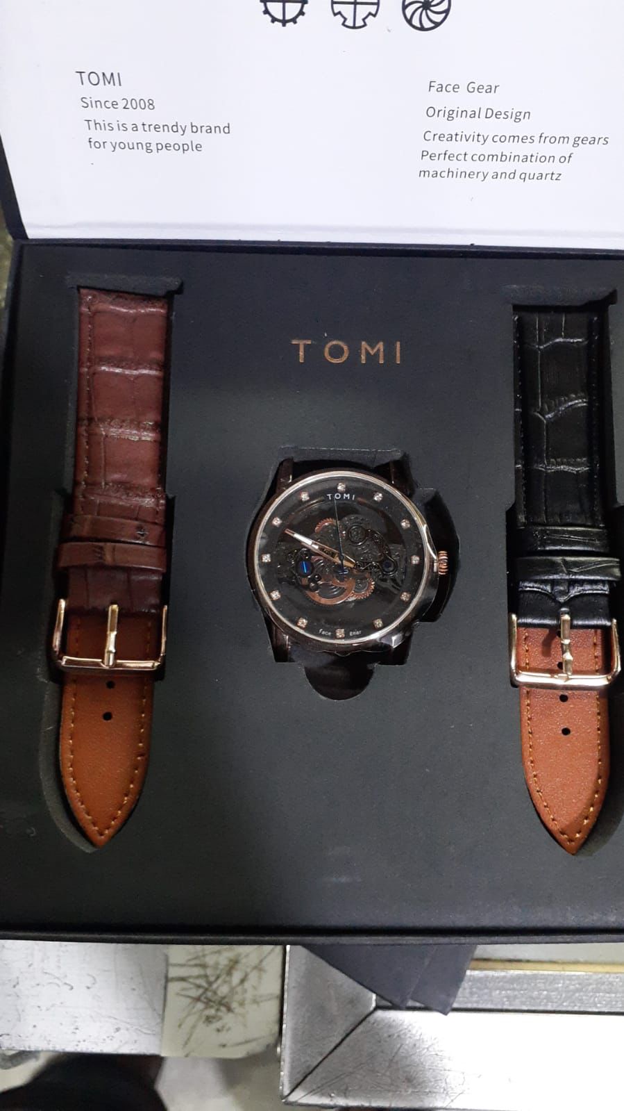Reloj Tomi